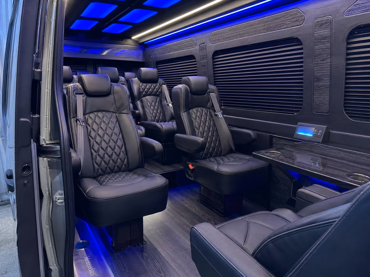 Santa Cruz Airport Shuttles & Transportation